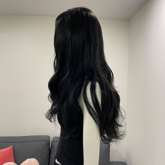 ARDA WIGS Black Long Wavy Classic Wig - Picture 4 of 12